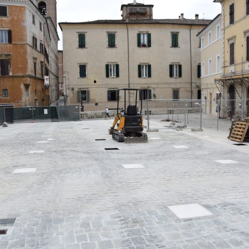 riqualificazione piazza Federico 2 INVENI SRL impresa edile a Montefano in provincia di Macerata e in tutto il Centro-Nord Italia per opere pubbliche